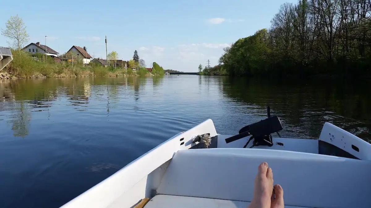 Geraumiger Wohnwagen Unter Baumen Neben Mur-Stausee Feldkirchen bei Graz Экстерьер фото